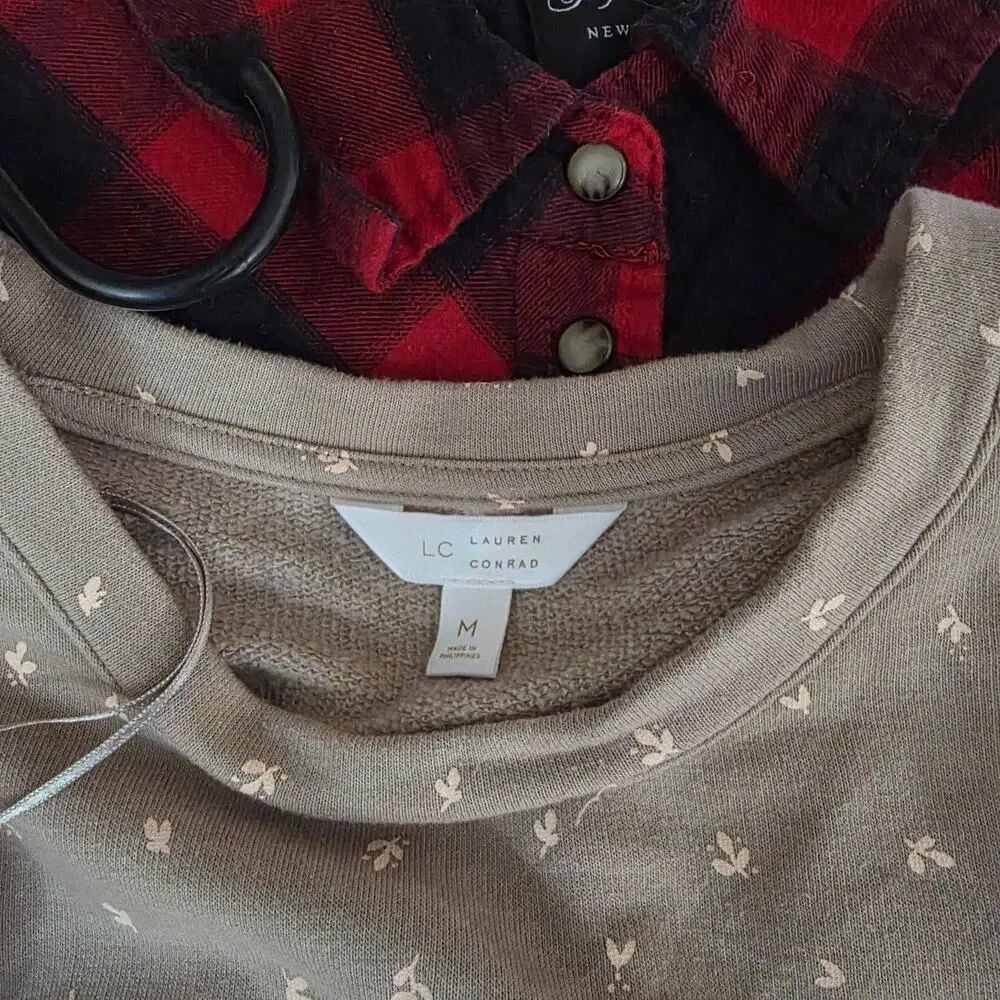 LC‎ Lauren Conrad Ruffle Sweatshirt Floral Print Pullover Taupe M